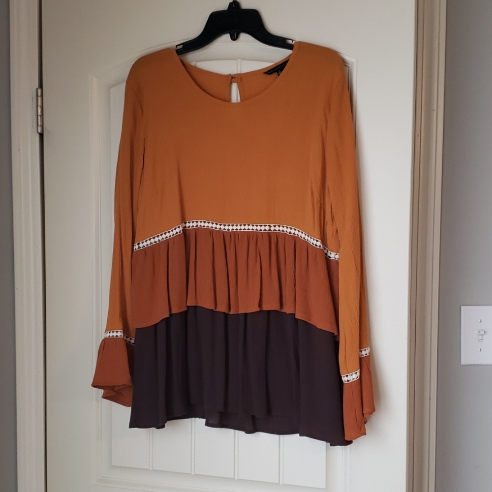 Signature studio top